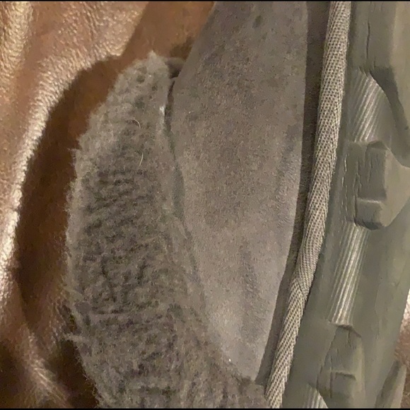 NOT FOR SALE *** UGG Slippers - Picture 4 of 4